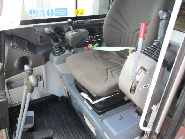 Takeuchi TB230 (375) – Image 22