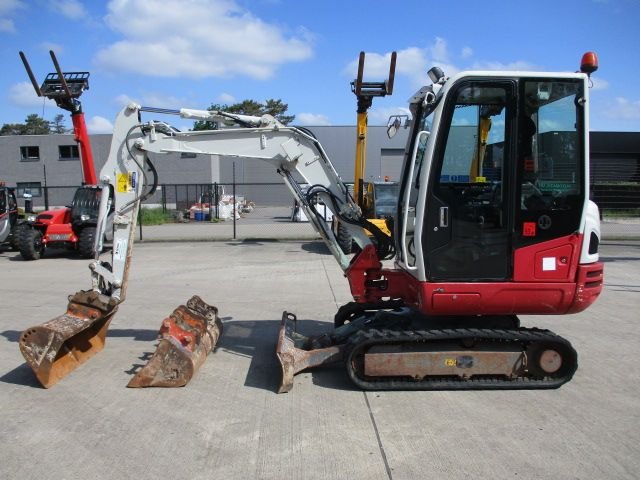 Takeuchi TB230 (375) – Image 24