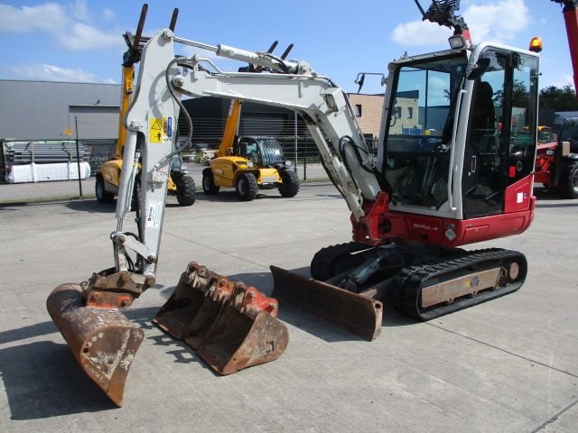 Takeuchi TB230 (375) – Image 25