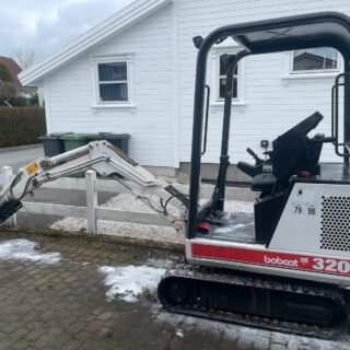 Bobcat 320
