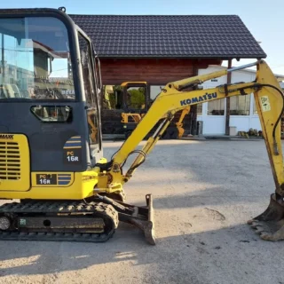 KOMATSU PC16R