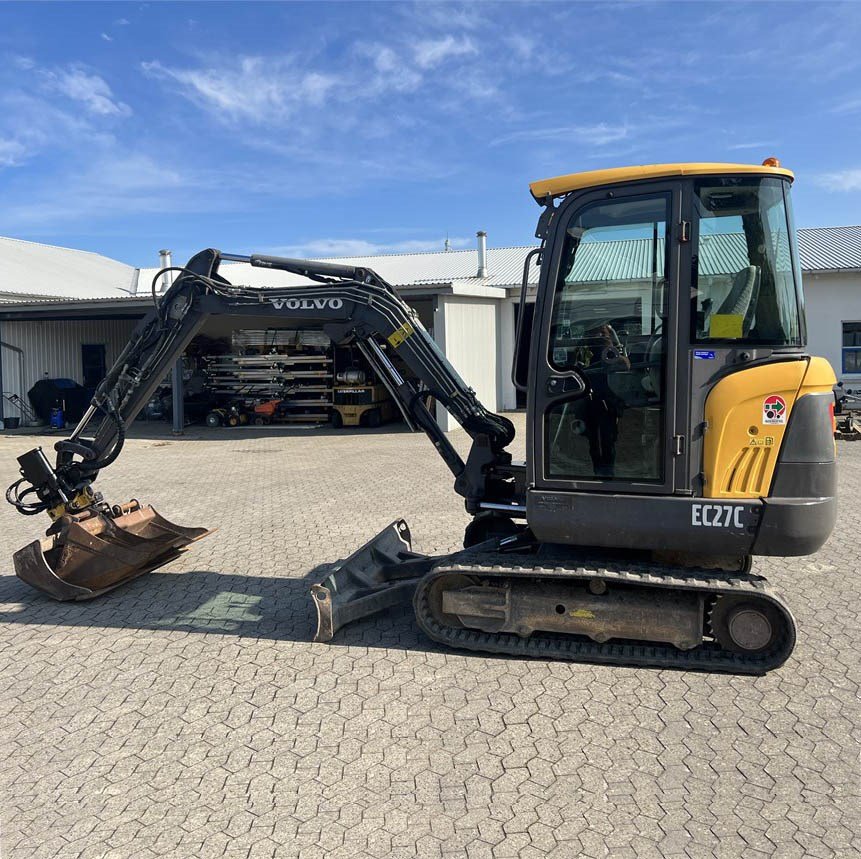 VOLVO EC27C