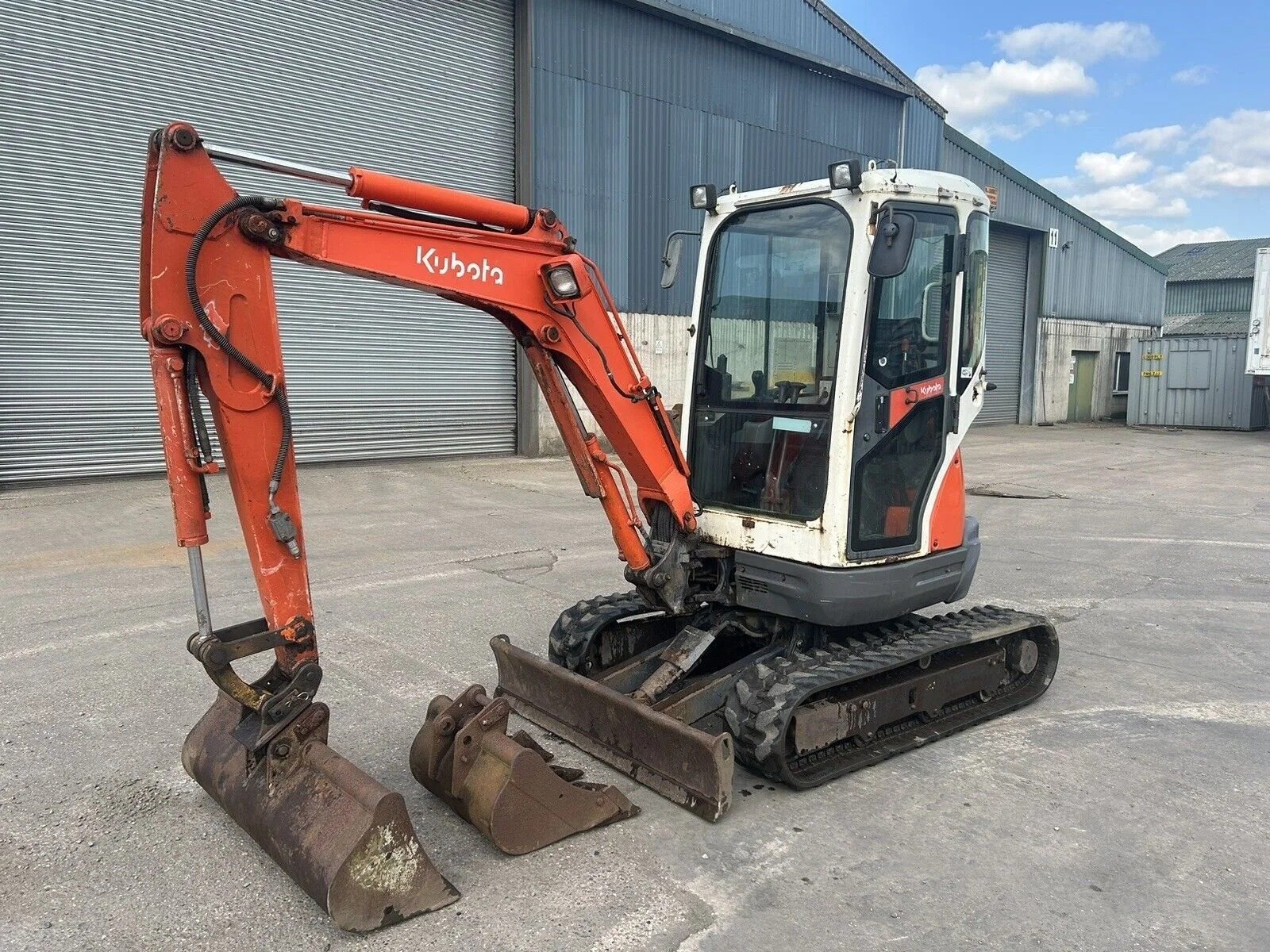 KUBOTA U25-3