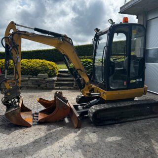 CATERPILLAR 302.7