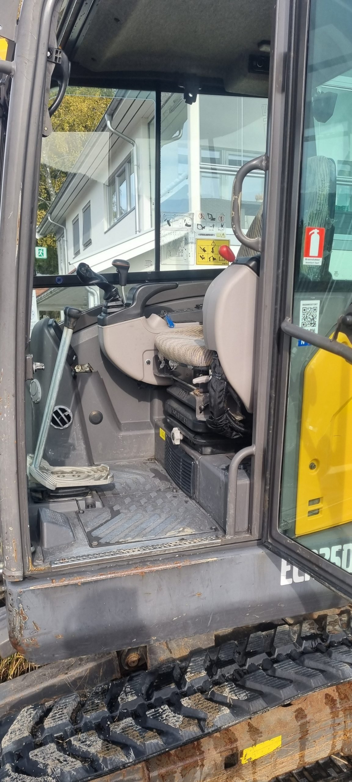 Volvo ECR 35D – Image 10