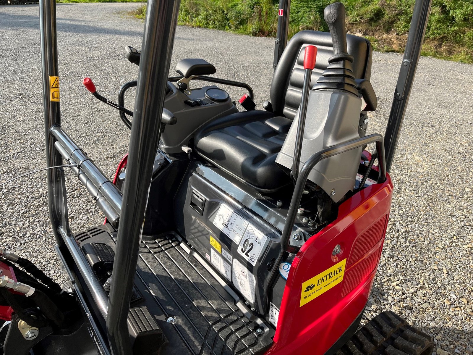 Yanmar Vio17 – Image 4