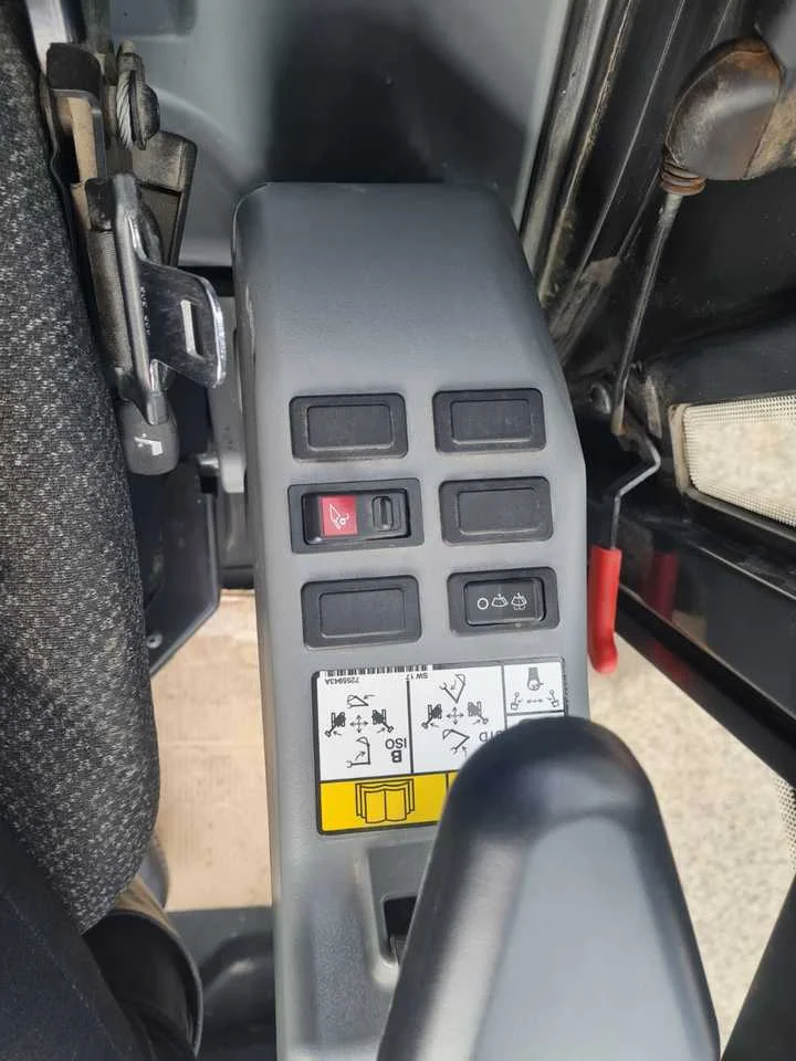 BOBCAT E34 – Image 4