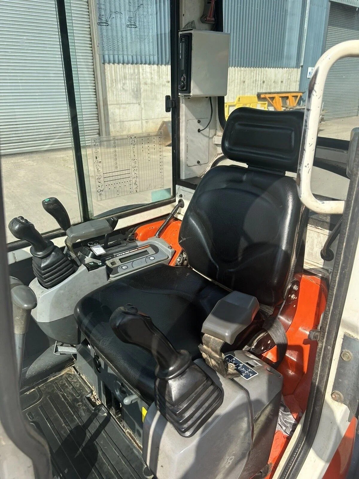 KUBOTA U25-3 – Image 4
