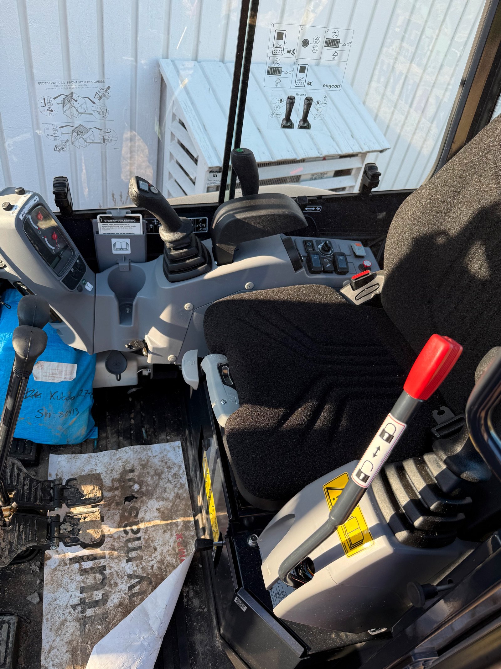 Kubota U27-4 HI avec rotor inclinable – Image 5
